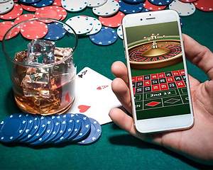 Mobile Apps and Responsive Design: The Tech Behind User-Friendly Canadian Online Casinos