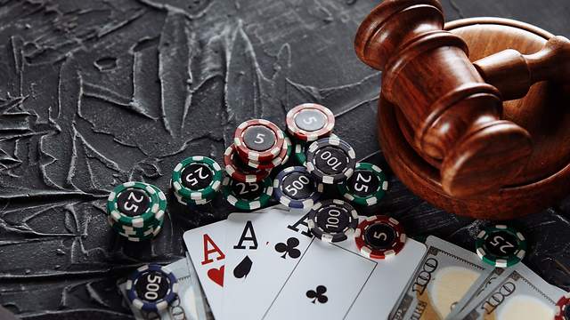 How to Avoid Online Gambling Risk and Play It Safe